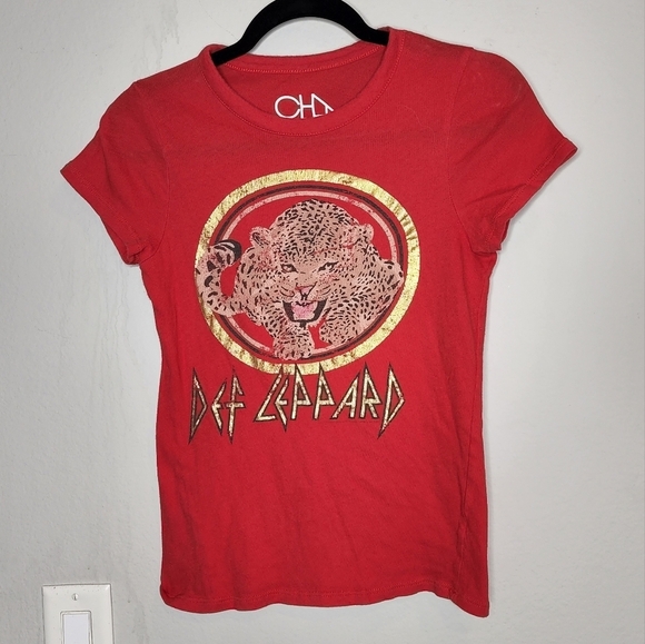 Chaser Def Leopard Red Gold Graphic Tee Size Small - Picture 1 of 7